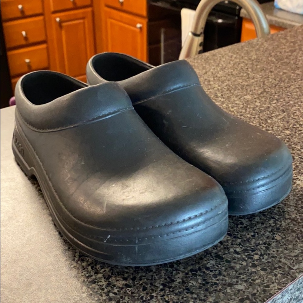 ✨serv safe shoes!✨